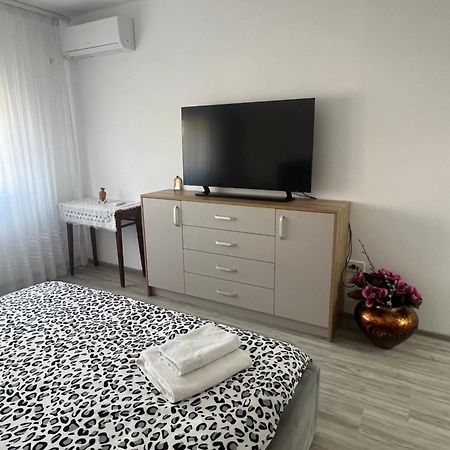 Apartament Tudor Орадя Экстерьер фото